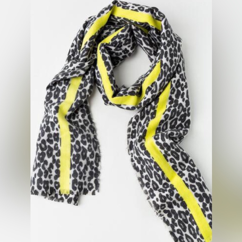 NWT LENA LEOPARD PRINT OBLONG  SCARF-100% SOFT ACRYLIC-Size-OS